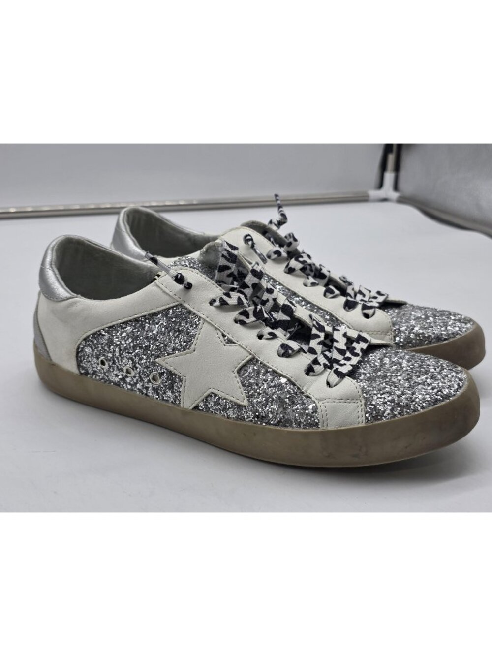 SHU SHOP Paris Shoes Womens Size 10 Silver Glitter Star Sneakers 0000000513